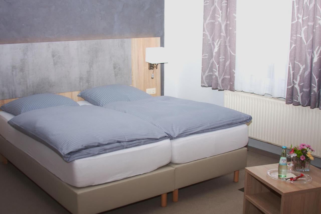 Stichwehs Hotel Am Bahnhof Elze ภายนอก รูปภาพ