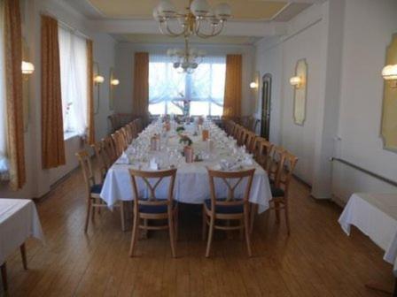 Stichwehs Hotel Am Bahnhof Elze ภายนอก รูปภาพ